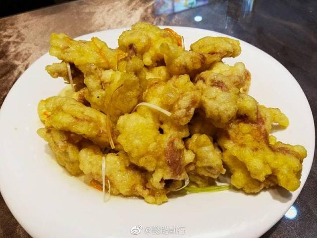 吃貨去哈爾濱一定要吃哪些當?shù)氐男〕裕?></a></p>

<p>（4）       哈爾濱的鐵鍋燉，東北特別，如果喜歡嘗嘗也行，當然需要人多，如果人少就不建議了。有家挺好的店，百一大地鍋。</p>
<p><a href=